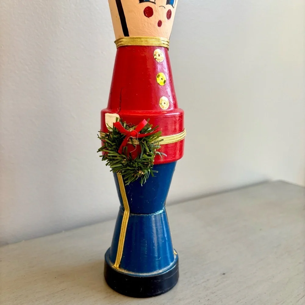 VTG Handcrafted Nutcracker Christmas Painted Ceramic Pots Wreath Holiday 13.5